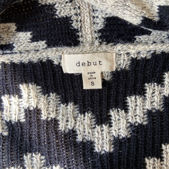 ‼️ SOLD ‼️ Debut Multi-Colored Sweater NWOT - Size Small - Picture 4 of 5